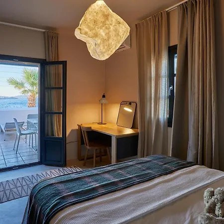 Art Group Living Apartment