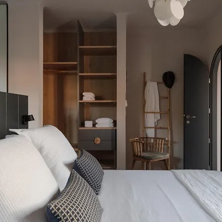 Art Group Living * Naousa (Paros)