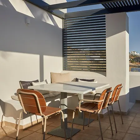 Apartment Art Group Living *