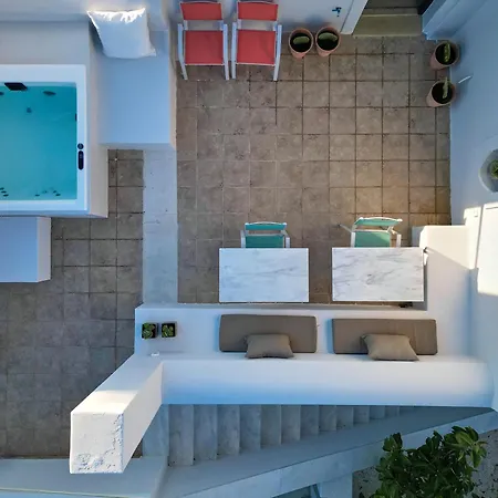 Art Group Living Naousa (Paros)